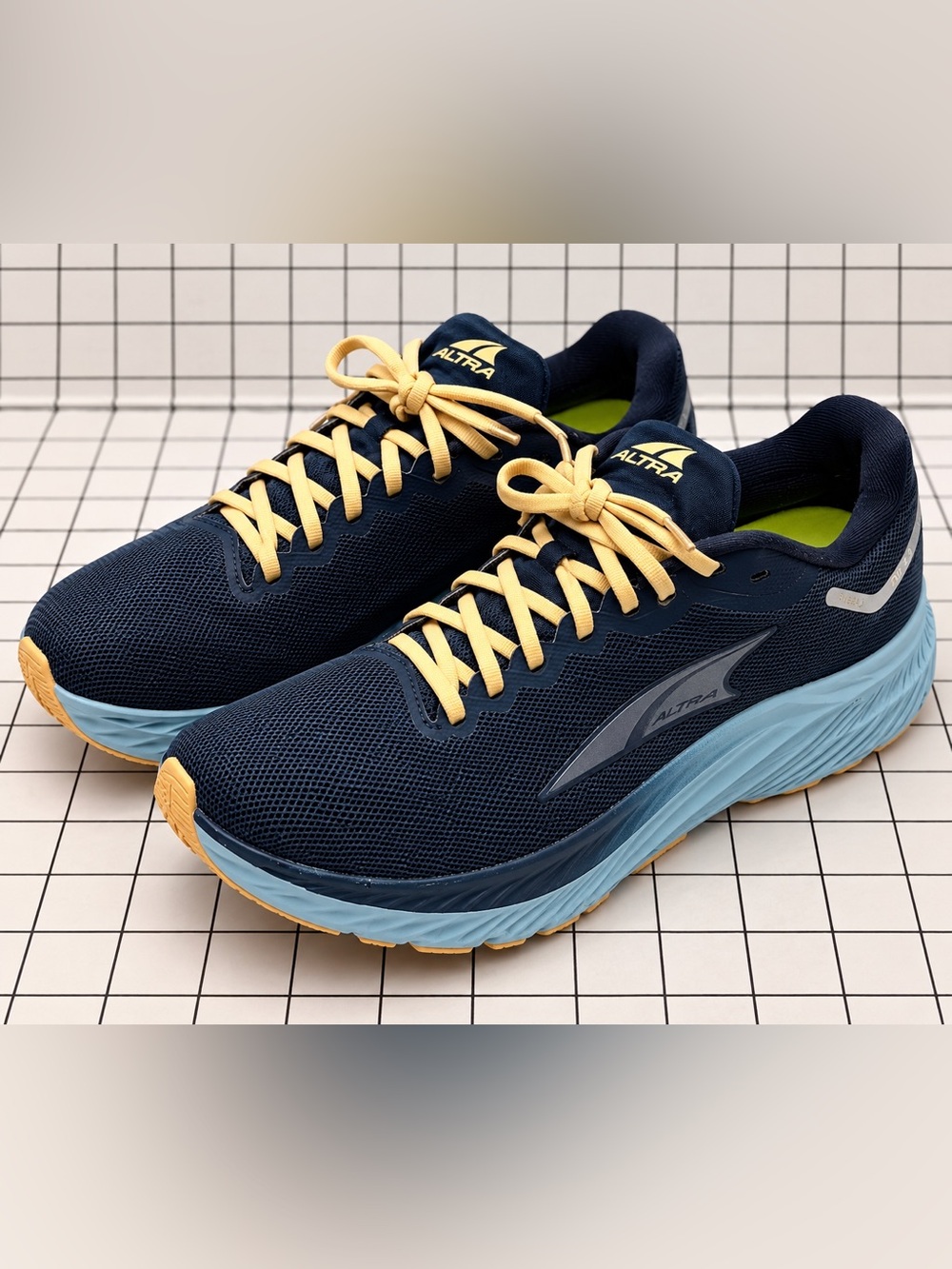 Altra Rivera 3 Women's Size 8 Navy Blue Tan Road Running Shoes AL0A7R7N445